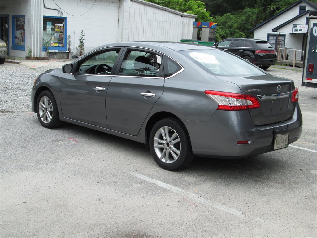 2015 Nissan Sentra S photo 3