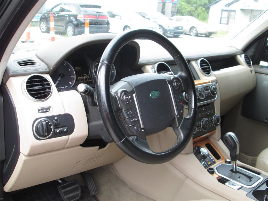 2013 Land Rover LR4 Base photo 7