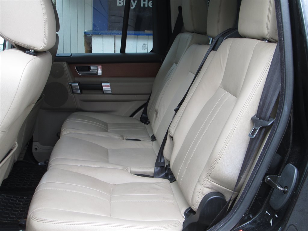 2013 Land Rover LR4 Base photo 8