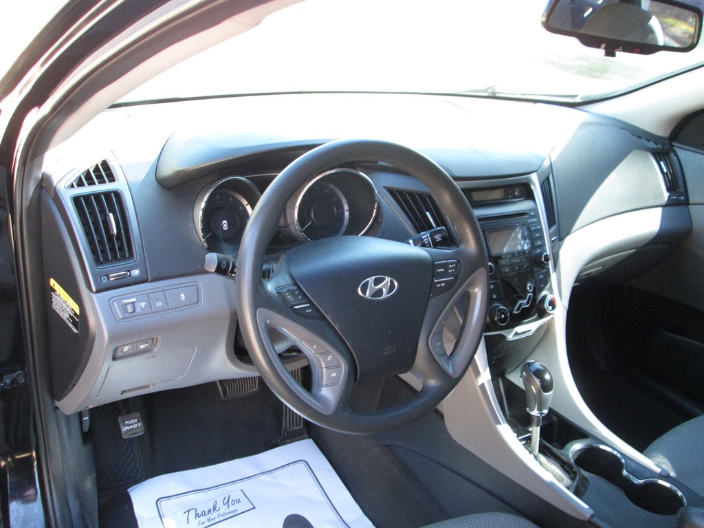 2013 Hyundai Sonata GLS photo 6