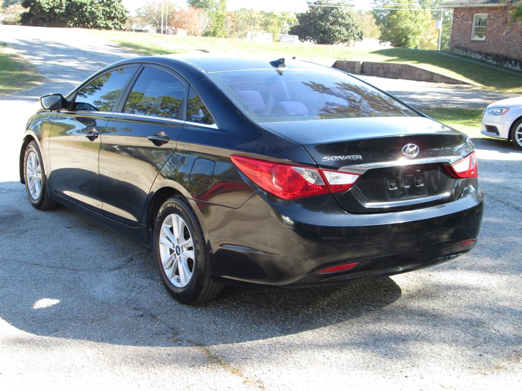 2013 Hyundai Sonata GLS photo 3