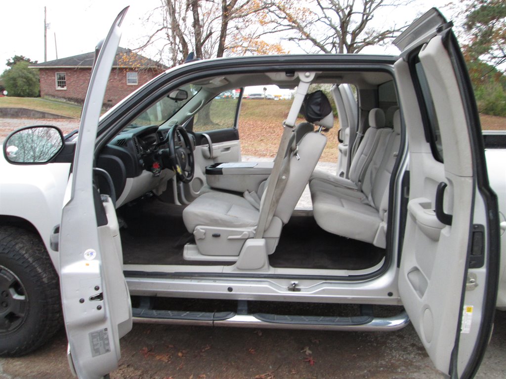 2011 Chevrolet Silverado 1500 LT photo 8