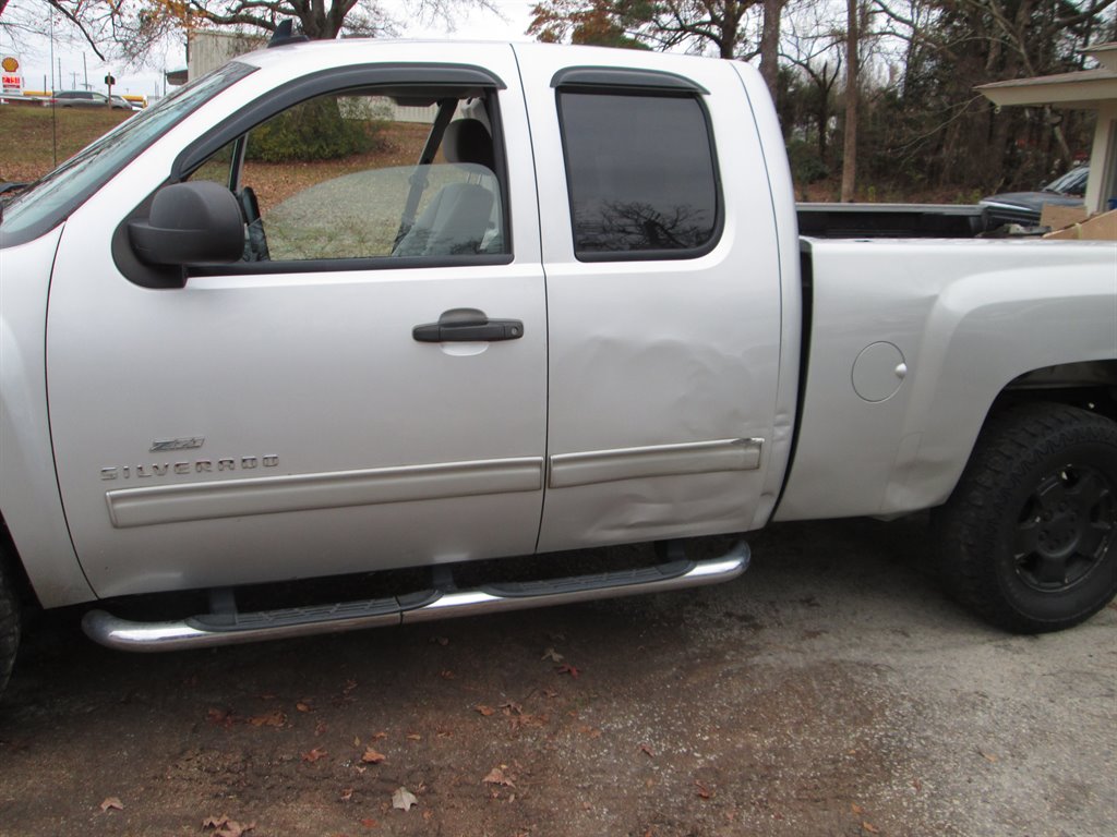 2011 Chevrolet Silverado 1500 LT photo 18