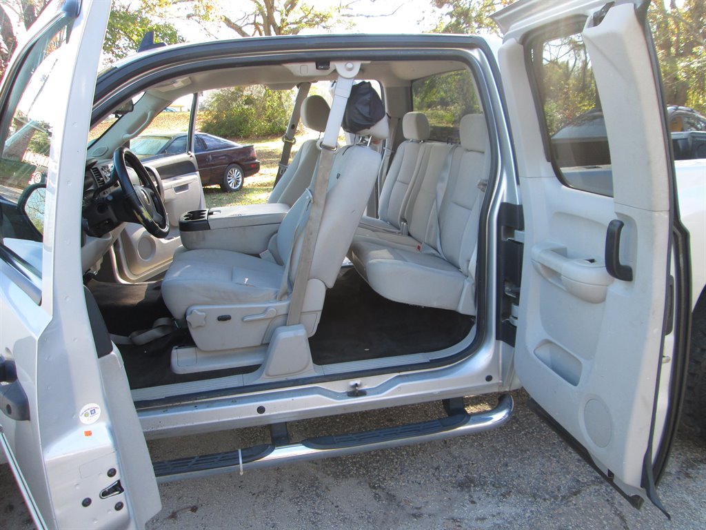 2011 Chevrolet Silverado 1500 LT photo 14