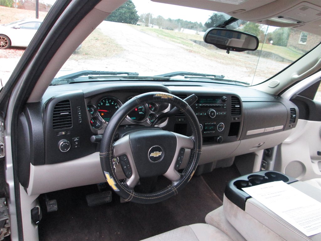 2011 Chevrolet Silverado 1500 LT photo 10