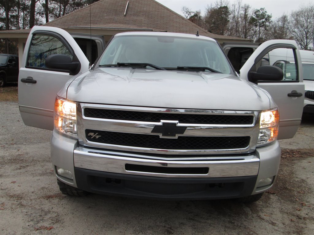 2011 Chevrolet Silverado 1500 LT photo 6