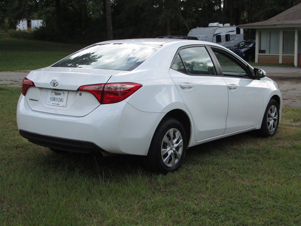 2017 Toyota Corolla L photo 4