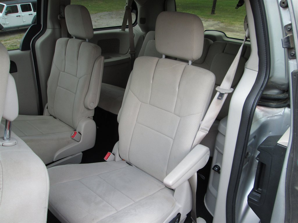 2011 Dodge Grand Caravan Express - Photo 9