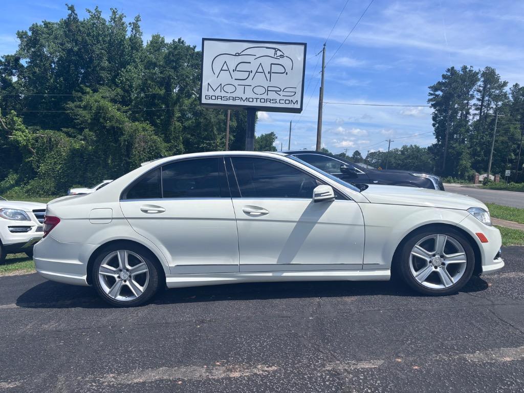 2010 Mercedes-Benz C-Class's photo