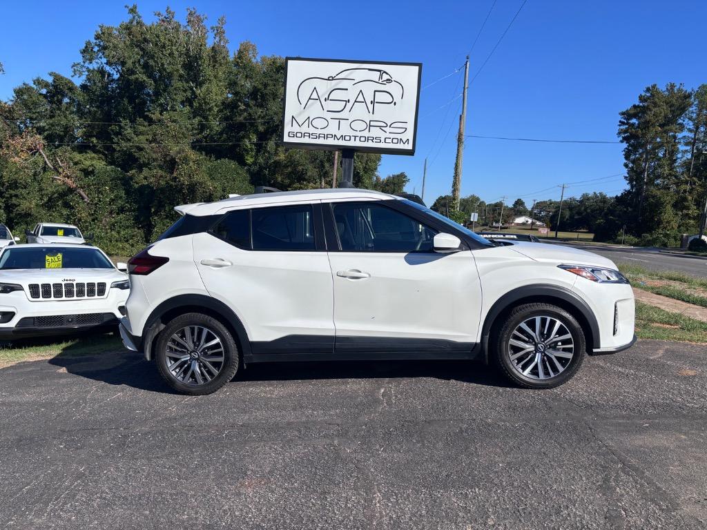 2022 Nissan Kicks SV